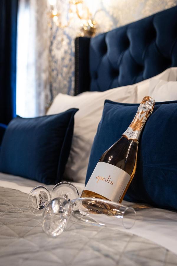 Hotell April Luxury (adults Only) 4*