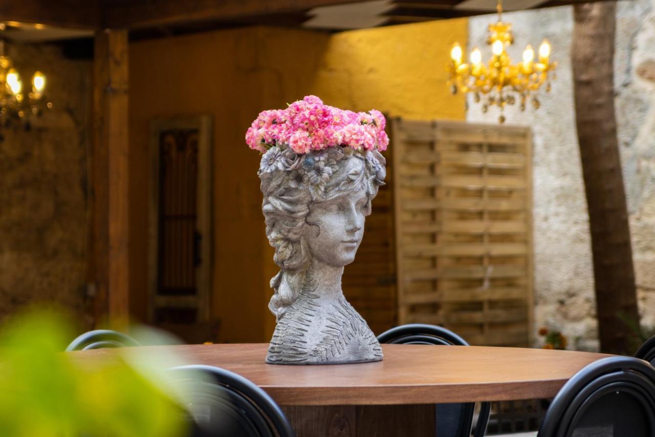 Hotell April Luxury (adults Only)
