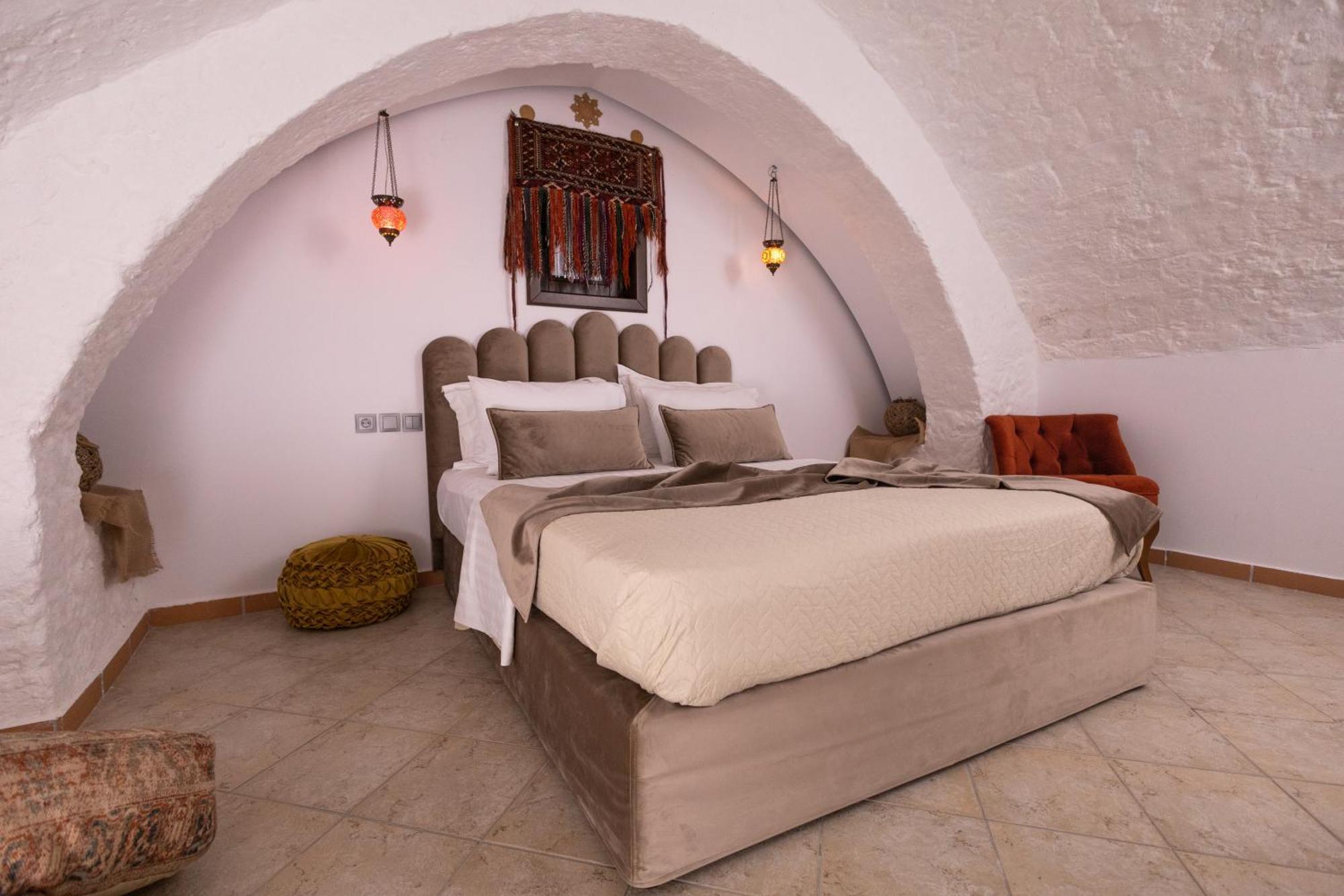 April Luxury (adults Only) Hotel 4*